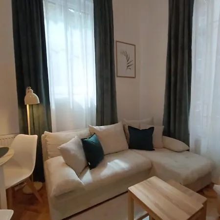 Apartman Seventh House No14 *